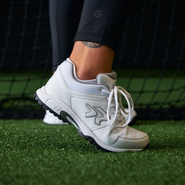 Mizuno turf shoes with best sale pitching toe